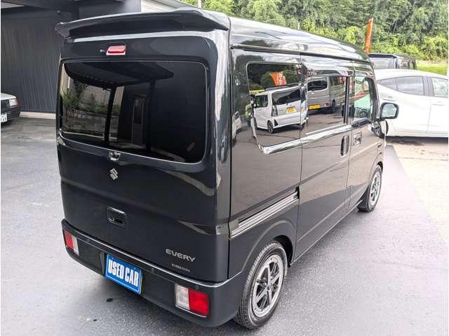 エブリイ ジョインターボ　ハイルーフ　４ＷＤ　ライトカスタム／当店デモカー社外品数点付／ローダウン／黒革調シート／１４ＲＸ－２アルミ／ワイドナビ地デジ／ＬＥＤ／ＹＯＫＯＨＡＭＡラジアルＳ３０６タイヤ／オプション４０万付き／リヤスポイラー／ダッシュ（4枚目）