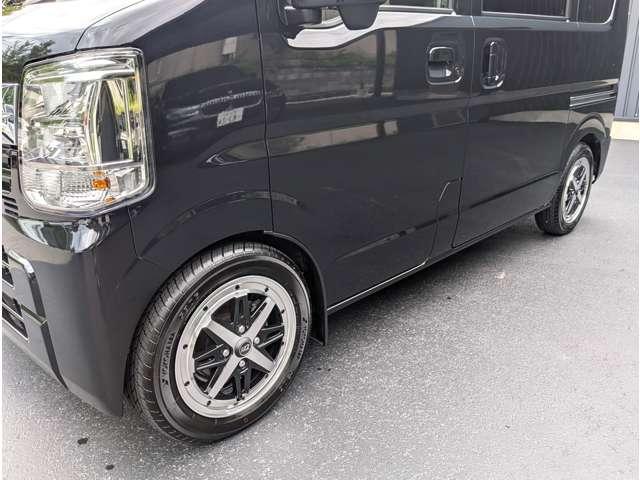 エブリイ ジョインターボ　ハイルーフ　４ＷＤ　ライトカスタム／当店デモカー社外品数点付／ローダウン／黒革調シート／１４ＲＸ－２アルミ／ワイドナビ地デジ／ＬＥＤ／ＹＯＫＯＨＡＭＡラジアルＳ３０６タイヤ／オプション４０万付き／リヤスポイラー／ダッシュ（10枚目）