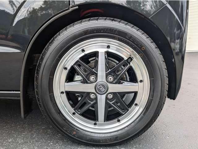 エブリイ ジョインターボ　ハイルーフ　４ＷＤ　ライトカスタム／当店デモカー社外品数点付／ローダウン／黒革調シート／１４ＲＸ－２アルミ／ワイドナビ地デジ／ＬＥＤ／ＹＯＫＯＨＡＭＡラジアルＳ３０６タイヤ／オプション４０万付き／リヤスポイラー／ダッシュ（36枚目）