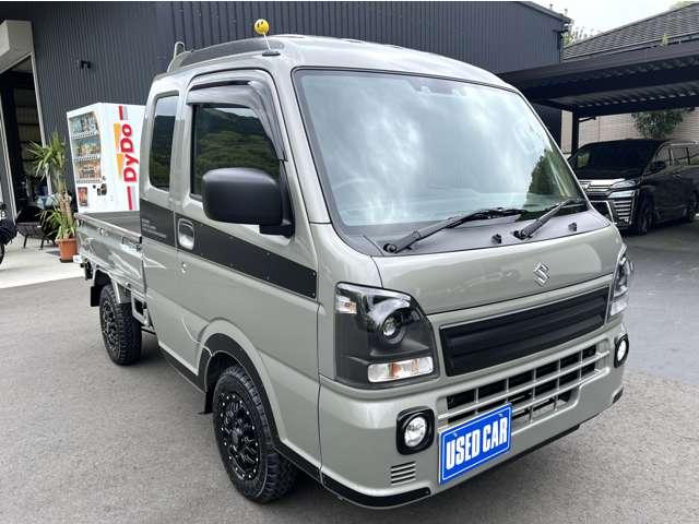 スーパーキャリイ Ｘリミテッド　３方開　４ＷＤ　Ｒ７／３月車／ライトカスタム４ＷＤ／５速／ＭＵＤバーンブラックアルミ／ＬＥＤライト＆ＬＥＤフォグ／横浜ジオランダーＫＴタイヤ／スズキセーフティサポート／キーレスエントリー／切替式４ＷＤ（4枚目）