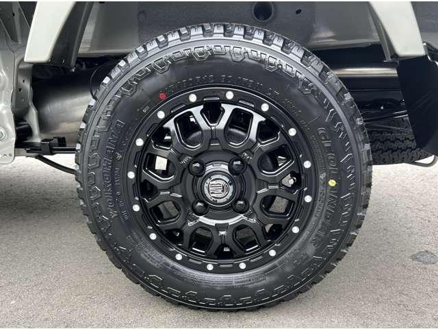 スーパーキャリイ Ｘリミテッド　３方開　４ＷＤ　Ｒ７／３月車／ライトカスタム４ＷＤ／５速／ＭＵＤバーンブラックアルミ／ＬＥＤライト＆ＬＥＤフォグ／横浜ジオランダーＫＴタイヤ／スズキセーフティサポート／キーレスエントリー／切替式４ＷＤ（34枚目）