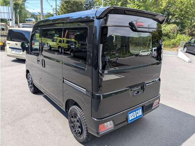 ハイゼットカーゴ クルーズターボ　４ＷＤ　ライトカスタム／ワイドナビ／リフトアップ／社外Ｗｅｄｓ１４ＭＵＤブラックアルミ／ＹＯＫＯＨＡＭＡジオランダーオールテレーンタイヤ／オプション４１万付き／オールＬＥＤ／リヤスポイラー／ジュータンマット／（2枚目）