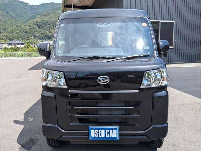 ハイゼットカーゴ クルーズターボ　４ＷＤ　ライトカスタム／ワイドナビ／リフトアップ／社外Ｗｅｄｓ１４ＭＵＤブラックアルミ／ＹＯＫＯＨＡＭＡジオランダーオールテレーンタイヤ／オプション４１万付き／オールＬＥＤ／リヤスポイラー／ジュータンマット／（5枚目）