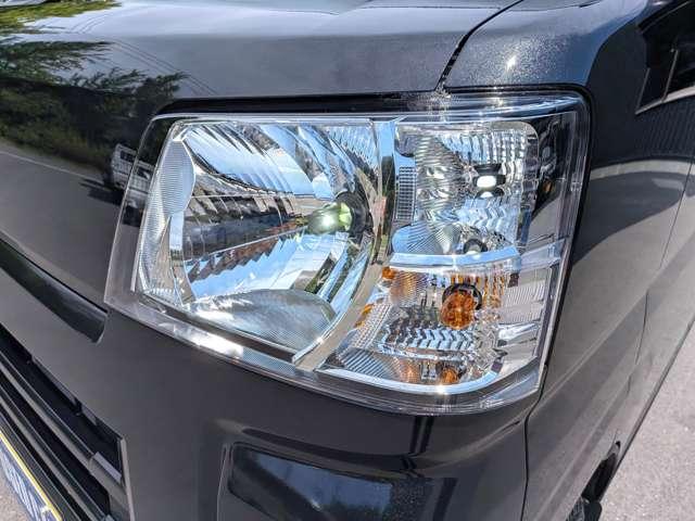 ハイゼットカーゴ クルーズターボ　４ＷＤ　ライトカスタム／ワイドナビ／リフトアップ／社外Ｗｅｄｓ１４ＭＵＤブラックアルミ／ＹＯＫＯＨＡＭＡジオランダーオールテレーンタイヤ／オプション４１万付き／オールＬＥＤ／リヤスポイラー／ジュータンマット／（6枚目）