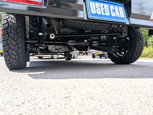 ハイゼットカーゴ クルーズターボ　４ＷＤ　ライトカスタム／ワイドナビ／リフトアップ／社外Ｗｅｄｓ１４ＭＵＤブラックアルミ／ＹＯＫＯＨＡＭＡジオランダーオールテレーンタイヤ／オプション４１万付き／オールＬＥＤ／リヤスポイラー／ジュータンマット／（11枚目）