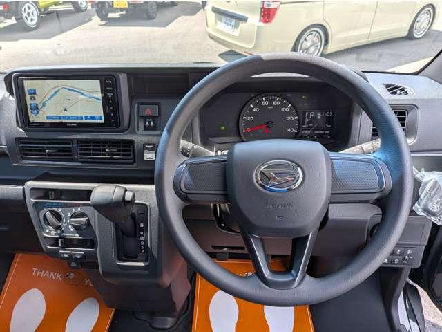 ハイゼットカーゴ クルーズターボ　４ＷＤ　ライトカスタム／ワイドナビ／リフトアップ／社外Ｗｅｄｓ１４ＭＵＤブラックアルミ／ＹＯＫＯＨＡＭＡジオランダーオールテレーンタイヤ／オプション４１万付き／オールＬＥＤ／リヤスポイラー／ジュータンマット／（15枚目）