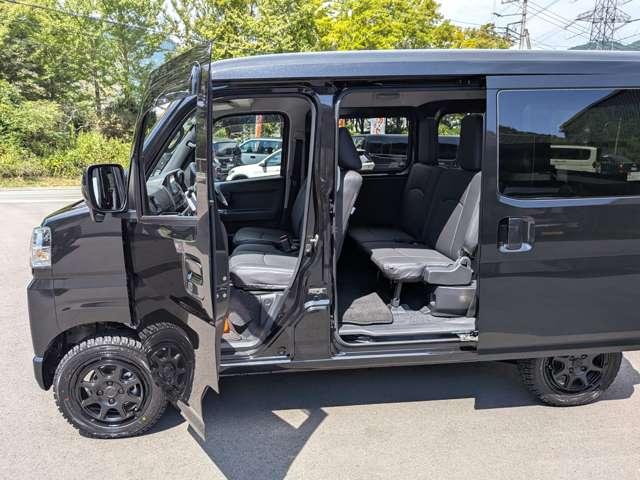 ハイゼットカーゴ クルーズターボ　４ＷＤ　ライトカスタム／ワイドナビ／リフトアップ／社外Ｗｅｄｓ１４ＭＵＤブラックアルミ／ＹＯＫＯＨＡＭＡジオランダーオールテレーンタイヤ／オプション４１万付き／オールＬＥＤ／リヤスポイラー／ジュータンマット／（25枚目）