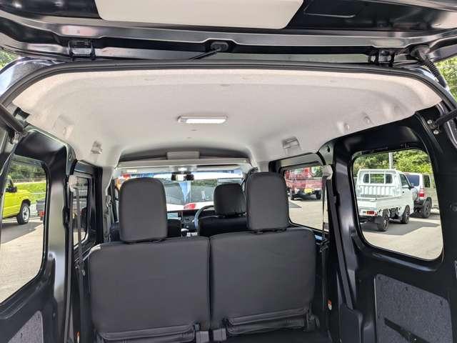 ハイゼットカーゴ クルーズターボ　４ＷＤ　ライトカスタム／ワイドナビ／リフトアップ／社外Ｗｅｄｓ１４ＭＵＤブラックアルミ／ＹＯＫＯＨＡＭＡジオランダーオールテレーンタイヤ／オプション４１万付き／オールＬＥＤ／リヤスポイラー／ジュータンマット／（31枚目）