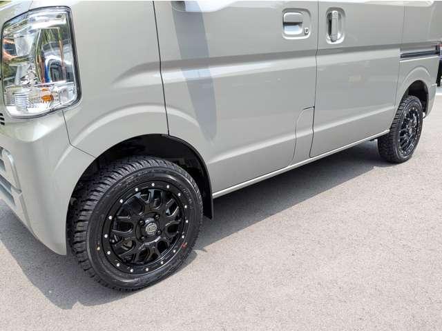 エブリイ ジョインターボ　ハイルーフ　４ＷＤ　リフトＵＰ／黒革調シート／１４ＭＵＤアルミ／ＬＥＤ／ライトカスタム／ワイドナビ／ＹＯＫＯＨＡＭＡジオランダーオールテレーンタイヤ／オプション４０万付き／オールＬＥＤ／リヤスポイラー／ジュータンマット／（10枚目）