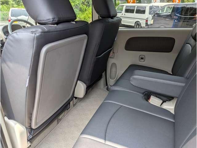 エブリイ ジョインターボ　ハイルーフ　４ＷＤ　リフトＵＰ／黒革調シート／１４ＭＵＤアルミ／ＬＥＤ／ライトカスタム／ワイドナビ／ＹＯＫＯＨＡＭＡジオランダーオールテレーンタイヤ／オプション４０万付き／オールＬＥＤ／リヤスポイラー／ジュータンマット／（25枚目）