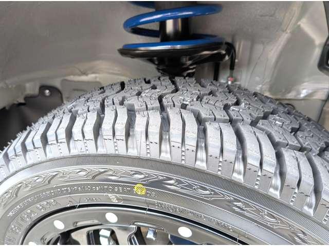 エブリイ ジョインターボ　ハイルーフ　４ＷＤ　リフトＵＰ／黒革調シート／１４ＭＵＤアルミ／ＬＥＤ／ライトカスタム／ワイドナビ／ＹＯＫＯＨＡＭＡジオランダーオールテレーンタイヤ／オプション４０万付き／オールＬＥＤ／リヤスポイラー／ジュータンマット／（35枚目）