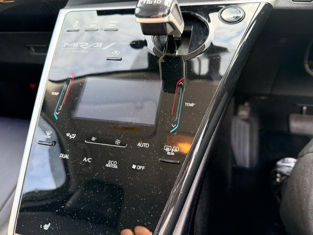MIRAI ベースグレード ナビ フルセグ レーダークルーズ シートヒーター 安全性能 水素自動車 後部座席シートヒーター 運転席パワーシート(10枚目)