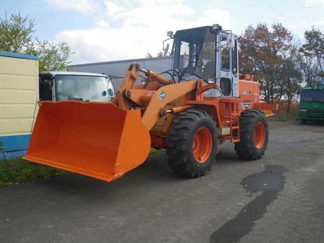 日立 タイヤショベル LX70-2C 2599h(1枚目)