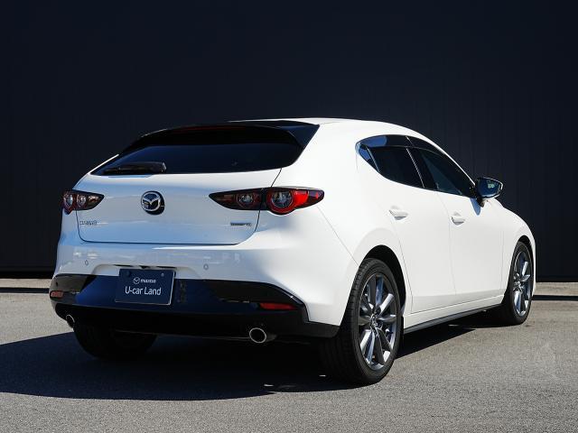 ＭＡＺＤＡ３ファストバック １５Ｓツーリング　衝突被害軽減システム　アダプティブクルーズコントロール　全周囲カメラ　オートマチックハイビーム　バックカメラ　オートライト　ＬＥＤヘッドランプ　ＥＴＣ　Ｂｌｕｅｔｏｏｔｈ（2枚目）