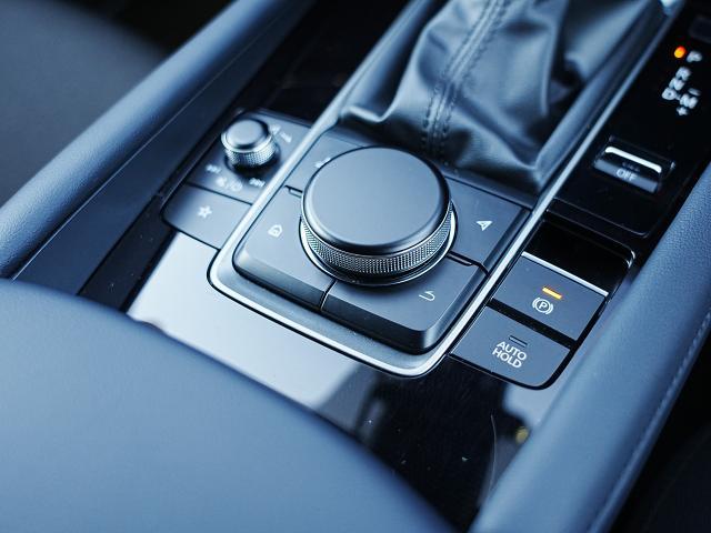 ＭＡＺＤＡ３ファストバック １５Ｓツーリング　衝突被害軽減システム　アダプティブクルーズコントロール　全周囲カメラ　オートマチックハイビーム　バックカメラ　オートライト　ＬＥＤヘッドランプ　ＥＴＣ　Ｂｌｕｅｔｏｏｔｈ（12枚目）