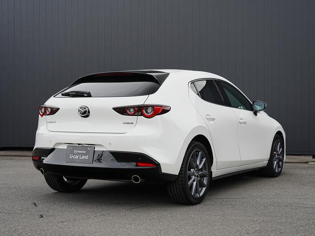 MAZDA3ファストバック 15Sツーリング 衝突被害軽減システム アダプティブクルーズコントロール 全周囲カメラ オートマチックハイビーム バックカメラ オートライト LEDヘッドランプ ETC Bluetooth(2枚目)