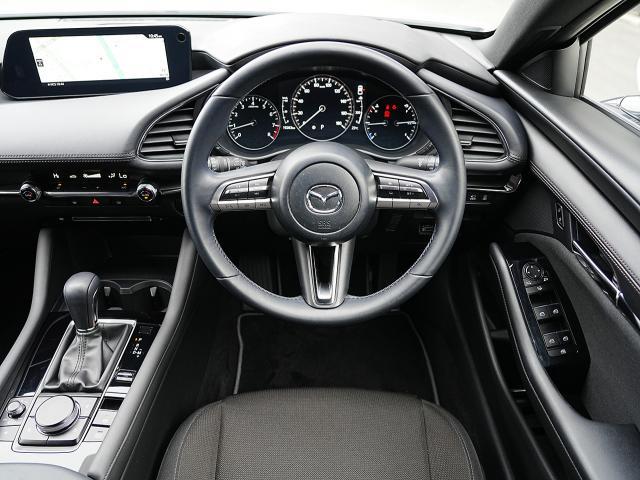 MAZDA3ファストバック 15Sツーリング 衝突被害軽減システム アダプティブクルーズコントロール 全周囲カメラ オートマチックハイビーム バックカメラ オートライト LEDヘッドランプ ETC Bluetooth(4枚目)