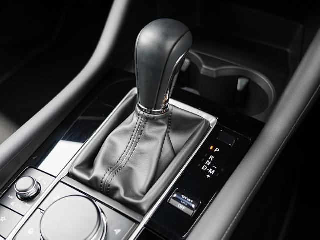 MAZDA3ファストバック 15Sツーリング 衝突被害軽減システム アダプティブクルーズコントロール 全周囲カメラ オートマチックハイビーム バックカメラ オートライト LEDヘッドランプ ETC Bluetooth(11枚目)