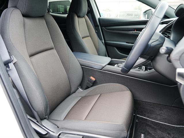 MAZDA3ファストバック 15Sツーリング 衝突被害軽減システム アダプティブクルーズコントロール 全周囲カメラ オートマチックハイビーム バックカメラ オートライト LEDヘッドランプ ETC Bluetooth(15枚目)