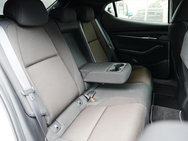MAZDA3ファストバック 15Sツーリング 衝突被害軽減システム アダプティブクルーズコントロール 全周囲カメラ オートマチックハイビーム バックカメラ オートライト LEDヘッドランプ ETC Bluetooth(16枚目)