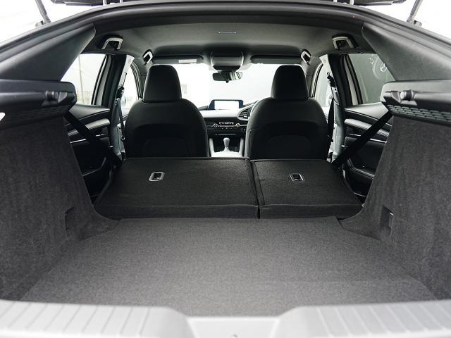 MAZDA3ファストバック 15Sツーリング 衝突被害軽減システム アダプティブクルーズコントロール 全周囲カメラ オートマチックハイビーム バックカメラ オートライト LEDヘッドランプ ETC Bluetooth(17枚目)