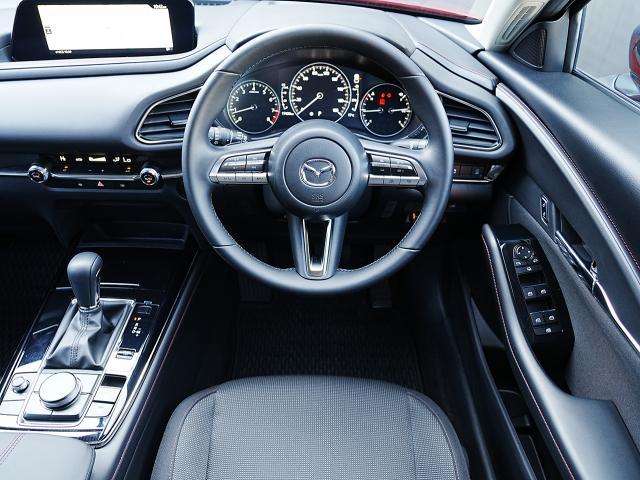 CX-30 20S ブラックトーンエディション 衝突被害軽減システム アダプティブクルーズコントロール 全周囲カメラ オートマチックハイビーム ナビ バックカメラ オートライト LEDヘッドランプ ETC Bluetooth 電動リアゲート(4枚目)