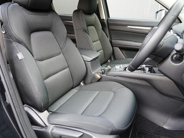 ＣＸ－５ ＸＤ　スマートエディション　衝突被害軽減システム　アダプティブクルーズコントロール　全周囲カメラ　オートマチックハイビーム　バックカメラ　オートライト　ＬＥＤヘッドランプ　ＥＴＣ　Ｂｌｕｅｔｏｏｔｈ　ディーゼル（15枚目）