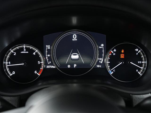 �����̃��[�^�[�����Ƃ��A�u���E�Ώ́v���ӎ����ăf�U�C�����ꂽ���[�^�[�p�l���B�h���C�o�[�֒��S�����ӎ������A�u�ǂ��܂ł������Ă��������v�Ǝv�킹�Ă����f�U�C���ł��B