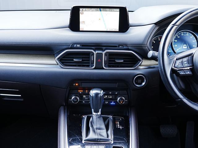 �l�Ԃ𒆐S�Ƃ��邱�Ƃ��d�������C���e���A�f�U�C���ł��B�g���₷���A�����A��������ǋ����Ă��܂��B