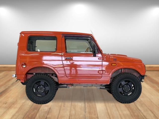 ジムニー ワイルドウインド　４ＷＤ　ＡＴ　ＣＤ　アルミホイール　エアコン　リフトアップ　スロットルボディ　オルタネーター　ウォーターポンプ　ラジエーター交換済み（12枚目）