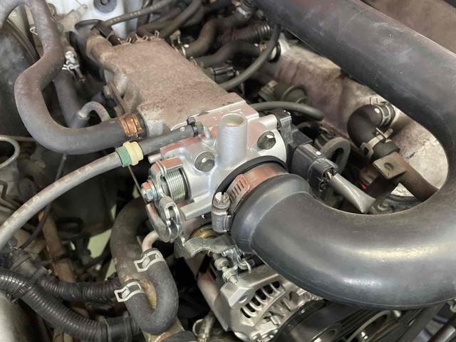 ジムニー ワイルドウインド　４ＷＤ　ＡＴ　ＣＤ　アルミホイール　エアコン　リフトアップ　スロットルボディ　オルタネーター　ウォーターポンプ　ラジエーター交換済み（30枚目）
