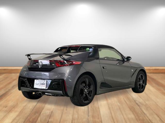 Ｓ６６０ αブルーノレザーエディション　オープンカー　オートクルーズコントロール　衝突被害軽減システム　オートライト　ＬＥＤヘッドランプ　ＭＴ　スマートキー　アルミホイール　盗難防止システム　ＡＢＳ　ＥＳＣ　ＵＳＢ　エアコン（8枚目）