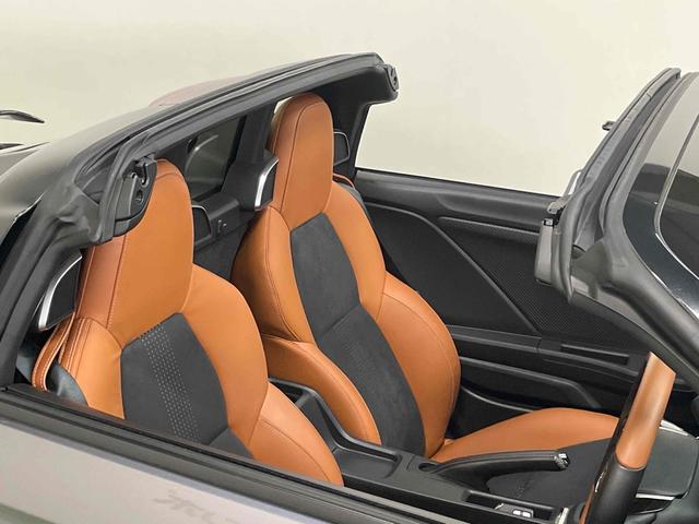 Ｓ６６０ αブルーノレザーエディション　オープンカー　オートクルーズコントロール　衝突被害軽減システム　オートライト　ＬＥＤヘッドランプ　ＭＴ　スマートキー　アルミホイール　盗難防止システム　ＡＢＳ　ＥＳＣ　ＵＳＢ　エアコン（18枚目）