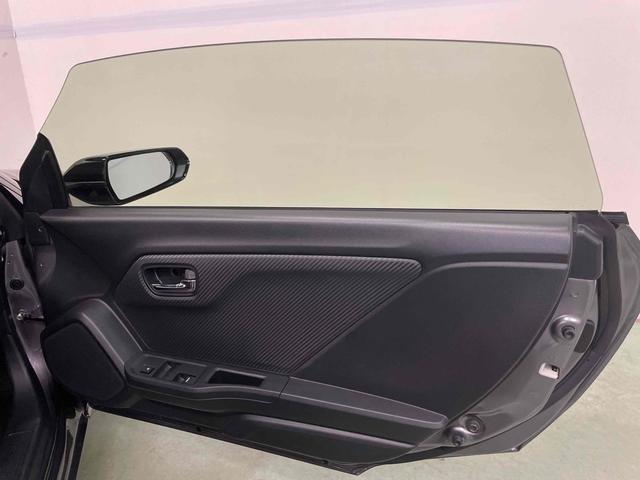 Ｓ６６０ αブルーノレザーエディション　オープンカー　オートクルーズコントロール　衝突被害軽減システム　オートライト　ＬＥＤヘッドランプ　ＭＴ　スマートキー　アルミホイール　盗難防止システム　ＡＢＳ　ＥＳＣ　ＵＳＢ　エアコン（46枚目）