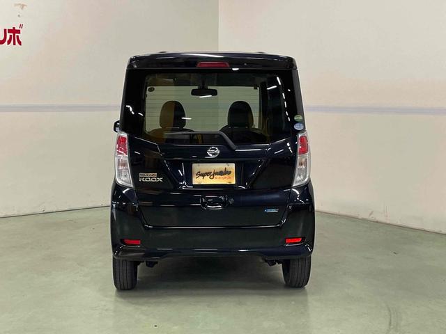 デイズルークス Ｘ　両側スライド・片側電動　衝突被害軽減システム　スマートキー　アイドリングストップ　電動格納ミラー　ベンチシート　ＣＶＴ　盗難防止システム　ＡＢＳ　ＥＳＣ　衝突安全ボディ　エアコン　パワーステアリング（9枚目）