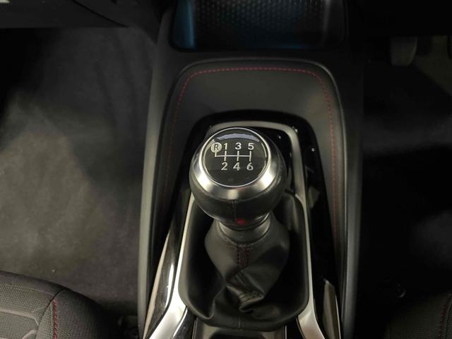 発進時や後退時に必ず操作するレバーです。操作のしやすさが肝になってきます。ぜひ一度体感してください。