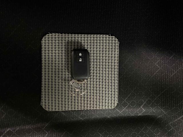 ワゴンＲ ＦＸ　クリアランスソナー　レーンアシスト　衝突被害軽減システム　オートライト　スマートキー　電動格納ミラー　シートヒーター　ベンチシート　ＣＶＴ　盗難防止システム　ＡＢＳ　ＥＳＣ　ＣＤ　衝突安全ボディ（33枚目）