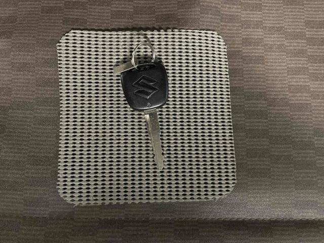 エブリイ ＰＡリミテッド　両側スライドドア　オートライト　キーレスエントリー　ＡＴ　盗難防止システム　ＡＢＳ　ＥＳＣ　衝突安全ボディ　エアコン　パワーステアリング　パワーウィンドウ（32枚目）