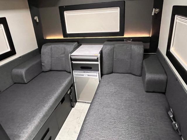 ＧＬ　ＲＶトラスト　ＴＲ５００Ｃ－ＬＨ　定員４人乗　ワイド　シンク　サブバッテリー　インバーター　バンクベッド　ソファー　家庭用エアコン　ＴＶ　収納ＢＯＸ　　換気扇　ソーラーパネル　外部電源　社外アルミ　ＬＥＤライト(38枚目)