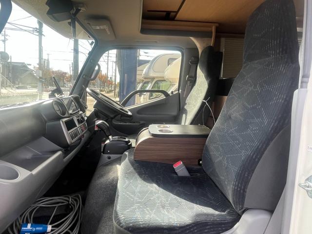 カムロード ＶＡＮＴＥＣＨ　コルドバンクス　ソーラーパネル付　家庭用エアコン　サブバッテリー×３　外部電源　冷蔵庫　電子レンジ　６人乗り　４ＷＤディーゼル　Ｗタイヤ　寒冷地仕様　換気扇　走行充電　ナビ　バックカメラ　ＦＦヒーター（13枚目）
