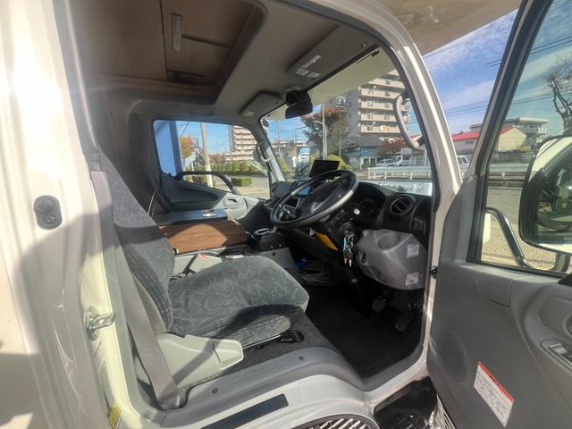 カムロード ＶＡＮＴＥＣＨ　コルドバンクス　ソーラーパネル付　家庭用エアコン　サブバッテリー×３　外部電源　冷蔵庫　電子レンジ　６人乗り　４ＷＤディーゼル　Ｗタイヤ　寒冷地仕様　換気扇　走行充電　ナビ　バックカメラ　ＦＦヒーター（15枚目）