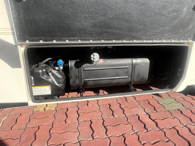 カムロード ＶＡＮＴＥＣＨ　コルドバンクス　ソーラーパネル付　家庭用エアコン　サブバッテリー×３　外部電源　冷蔵庫　電子レンジ　６人乗り　４ＷＤディーゼル　Ｗタイヤ　寒冷地仕様　換気扇　走行充電　ナビ　バックカメラ　ＦＦヒーター（26枚目）