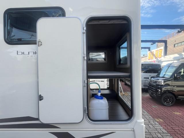 カムロード ＶＡＮＴＥＣＨ　コルドバンクス　ソーラーパネル付　家庭用エアコン　サブバッテリー×３　外部電源　冷蔵庫　電子レンジ　６人乗り　４ＷＤディーゼル　Ｗタイヤ　寒冷地仕様　換気扇　走行充電　ナビ　バックカメラ　ＦＦヒーター（28枚目）