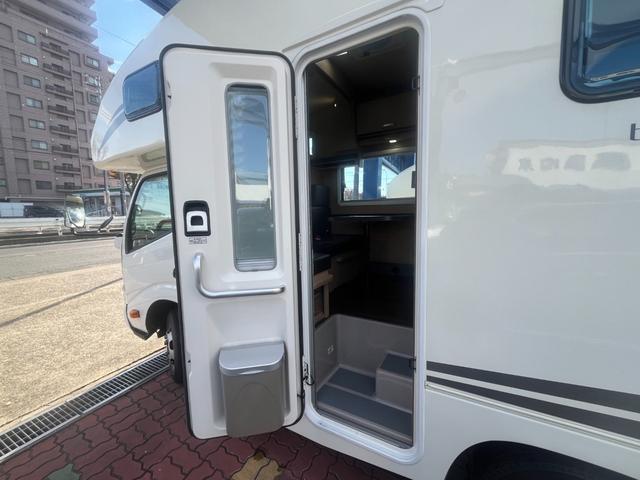 カムロード ＶＡＮＴＥＣＨ　コルドバンクス　ソーラーパネル付　家庭用エアコン　サブバッテリー×３　外部電源　冷蔵庫　電子レンジ　６人乗り　４ＷＤディーゼル　Ｗタイヤ　寒冷地仕様　換気扇　走行充電　ナビ　バックカメラ　ＦＦヒーター（29枚目）