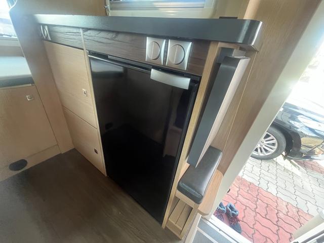 カムロード ＶＡＮＴＥＣＨ　コルドバンクス　ソーラーパネル付　家庭用エアコン　サブバッテリー×３　外部電源　冷蔵庫　電子レンジ　６人乗り　４ＷＤディーゼル　Ｗタイヤ　寒冷地仕様　換気扇　走行充電　ナビ　バックカメラ　ＦＦヒーター（34枚目）