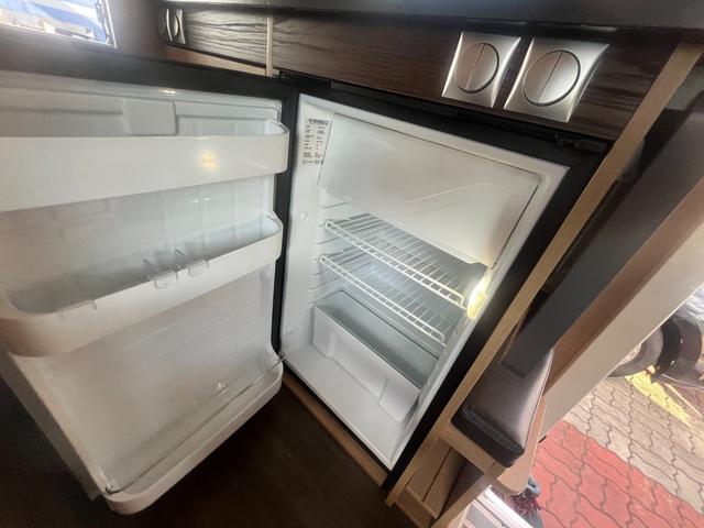 カムロード ＶＡＮＴＥＣＨ　コルドバンクス　ソーラーパネル付　家庭用エアコン　サブバッテリー×３　外部電源　冷蔵庫　電子レンジ　６人乗り　４ＷＤディーゼル　Ｗタイヤ　寒冷地仕様　換気扇　走行充電　ナビ　バックカメラ　ＦＦヒーター（35枚目）