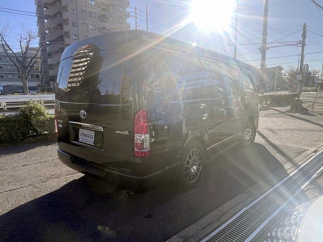 ハイエースバン ロングワイドスーパＧＬマルチロルトランスポタタイプＩ　スマートキー　４ＷＤ　モデリスタベットキット　モデリスタ内装　ＬＥＤライト　社外アルミ　社外ナビ・フルセグＴＶ　バックカメラ　イージークローザー（8枚目）