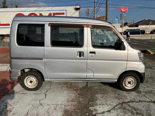 ハイゼットカーゴ ＤＸ　ＳＡＩＩＩ　デラックス　ＳＡＩＩＩ　ハイルーフ　純正メモリーナビ　両側スライドドア　ＥＴＣ　ＵＳＢ入力端子（２口）　キーレスエントリー　オートハイビーム　衝突被害軽減システム（5枚目）