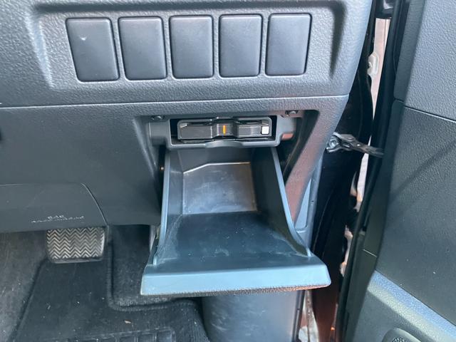 ヴェルファイア 2.4Z 両側パワースライドドア HDDナビ(フルセグTV) 純正18インチアルミホイール クリアランスソナー ダブルエアコン ETC バックカメラ スマートキー 取説(42枚目)