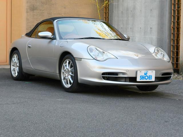 ９１１ ９１１カレラ４　カブリオレ　ミギＨテラコッタＳＰカラーインテリア４ＷＤハードトップシートヒーターシルバーブレーキキャリパー　カレラ４ホイールキャップリトロニックライトナビゲーションポルシェセンター整備記録簿ウインドディフレクター（11枚目）